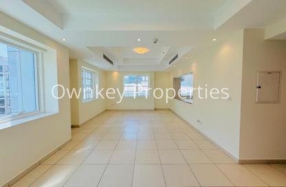Apartment - 2 Bedrooms - 3 Bathrooms for rent in Bin Hendi Tower - Al Mankhool - Bur Dubai - Dubai