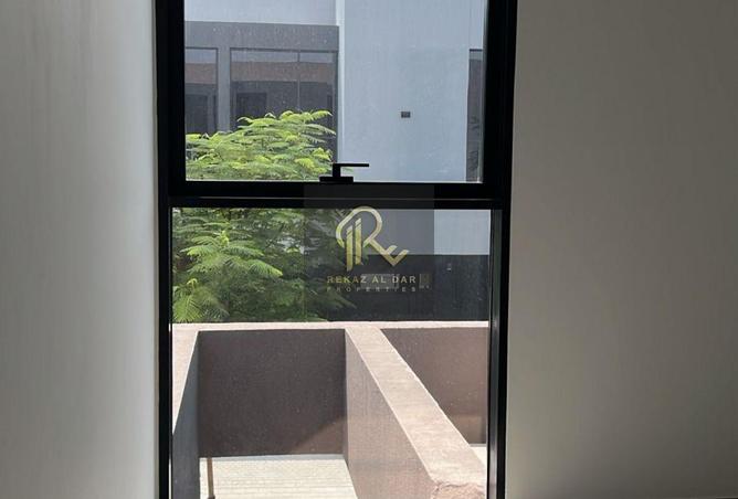 2Oys7sQDItk - Property Image 2