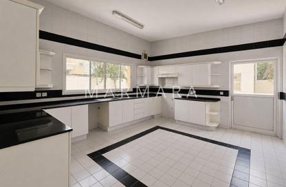 Villa - 5 Bedrooms - 5 Bathrooms for rent in Umm Suqeim 2 Villas - Umm Suqeim 2 - Umm Suqeim - Dubai