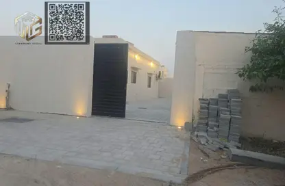 فيلا - 3 غرف نوم - 5 حمامات للايجار في القادسية - الشرق - الشارقة