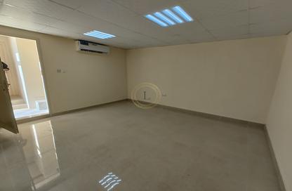 Apartment - Studio - 1 Bathroom for rent in Central District - Al Ain Apartment - Studio - 1 Bathroom for rent in Central District - Al Ain