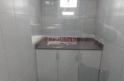 Warehouse - Studio - 2 for rent in Dubai Investment Park 1 (DIP 1) - Dubai Investment Park (DIP) - Dubai