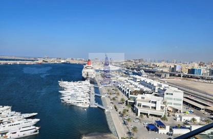 Apartment - 3 Bedrooms - 4 Bathrooms for sale in Seagate Building 1 - Seagate - Mina Rashid - Dubai