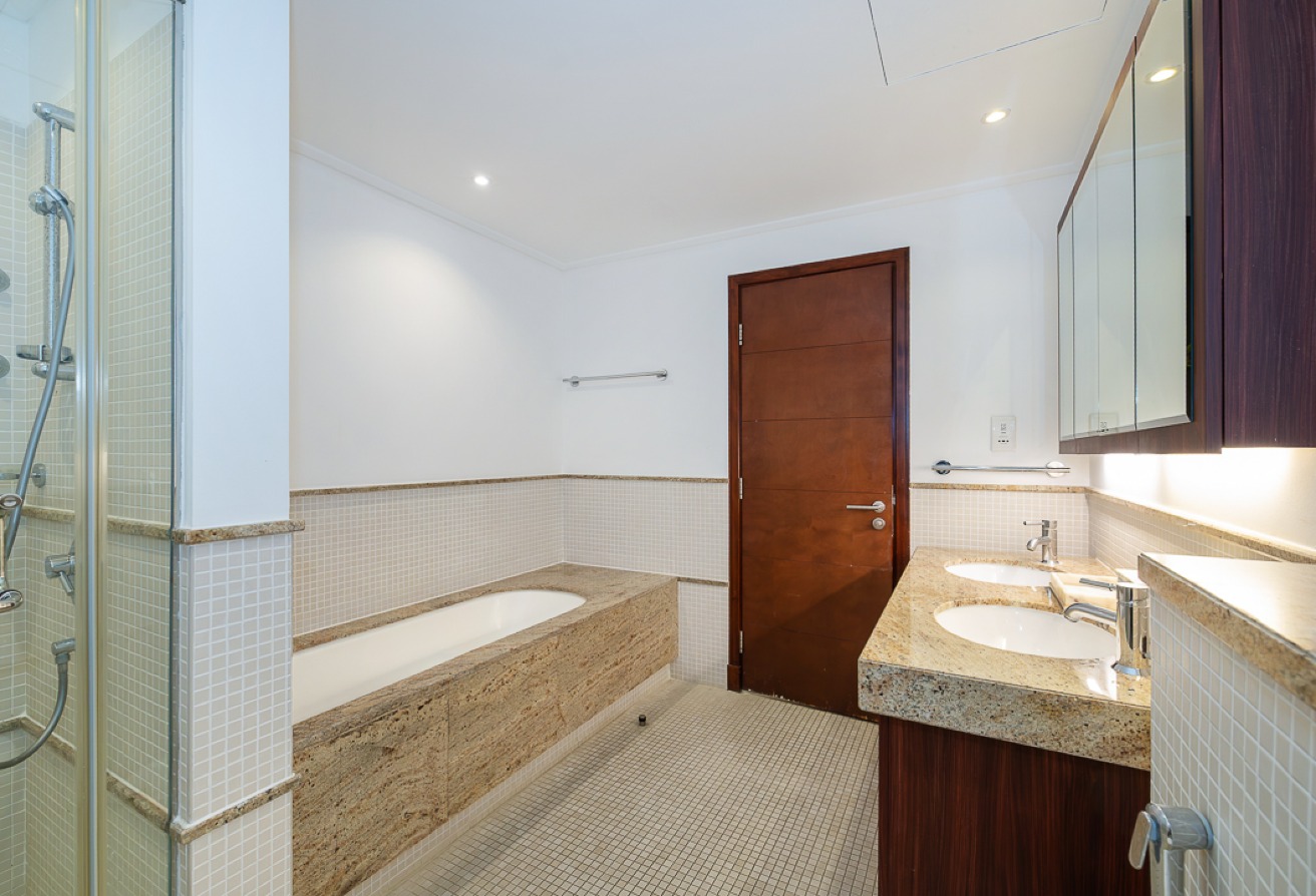 2 bedroom apartment in South Ridge 2, Downtown Dubai: 22