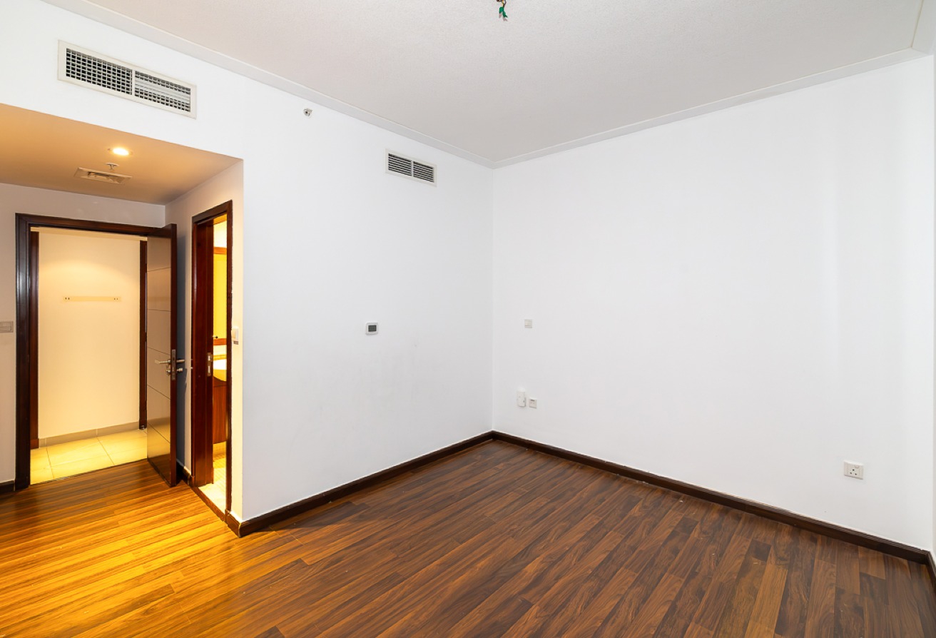 2 bedroom apartment in South Ridge 2, Downtown Dubai: 16
