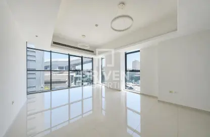 شقة - 2 غرف نوم - 2 حمامات للايجار في برج زيزي - البرشاء 1 - البرشاء - دبي