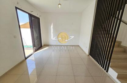 Townhouse - 2 - 3 for rent in Nasma Residence - Al Tai - Sharjah