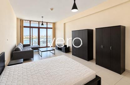 Apartment - Studio - 1 for rent in Palm Views East - Palm Views - Palm Jumeirah - Dubai
