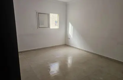 شقة - غرفة نوم - 1 حمام للايجار في الوحدة - الشارقة