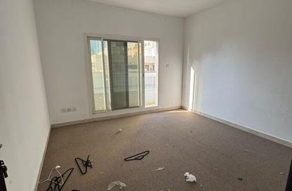 Apartment - 3 Bedrooms - 3 Bathrooms for rent in Thuraya Al Majaz Building - Al Majaz 3 - Al Majaz - Sharjah