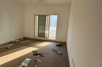 Apartment - 3 Bedrooms - 3 Bathrooms for rent in Thuraya Al Majaz Building - Al Majaz 3 - Al Majaz - Sharjah