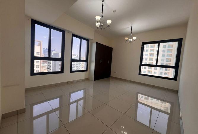 Family-Friendly 2BR Apartment | Balcony | DLRC