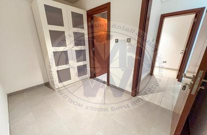 Apartment - 3 Bedrooms - 5 Bathrooms for rent in Water Front Tower B - Waterfront Residential Towers - Tourist Club Area - Abu Dhabi