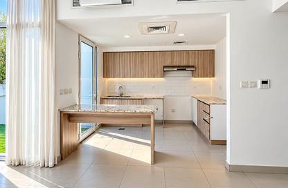 Townhouse - 2 - 3 for rent in Arabella Townhouses 2 - Arabella Townhouses - Mudon - Dubai