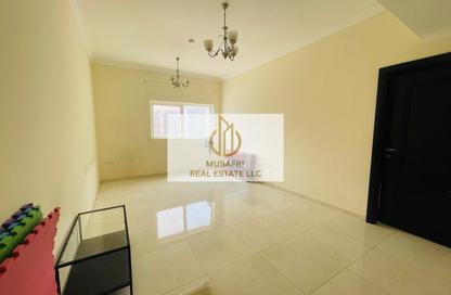 Apartment - 1 Bedroom - 2 Bathrooms for rent in Muwailih Building - Muwaileh - Sharjah