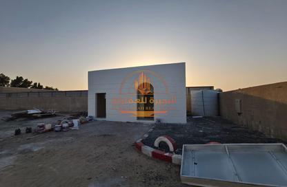 Factory - Studio - 1 Bathroom for rent in Al Sajaa S - Al Sajaa - Sharjah
