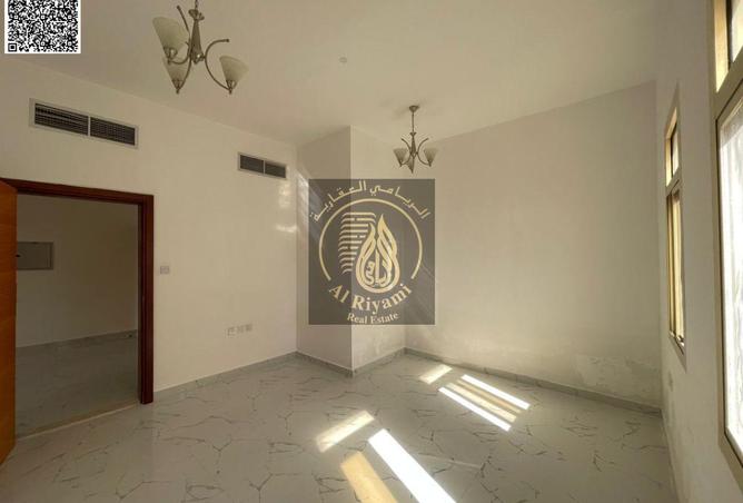 54402501 - Property Image 3