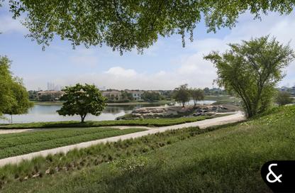 Villa - 5 Bedrooms - 6 Bathrooms for rent in Entertainment Foyer - European Clusters - Jumeirah Islands - Dubai