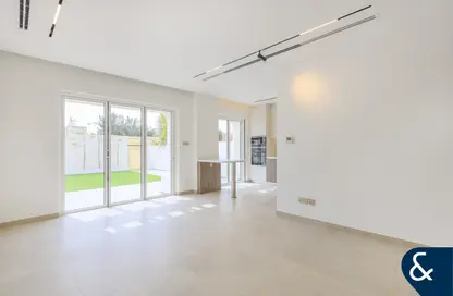 فيلا - 3 غرف نوم - 3 حمامات للبيع في الينابيع 4 - الينابيع - دبي