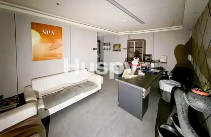 Office Space - Studio - 1 Bathroom for rent in The Regal Tower - Business Bay - Dubai