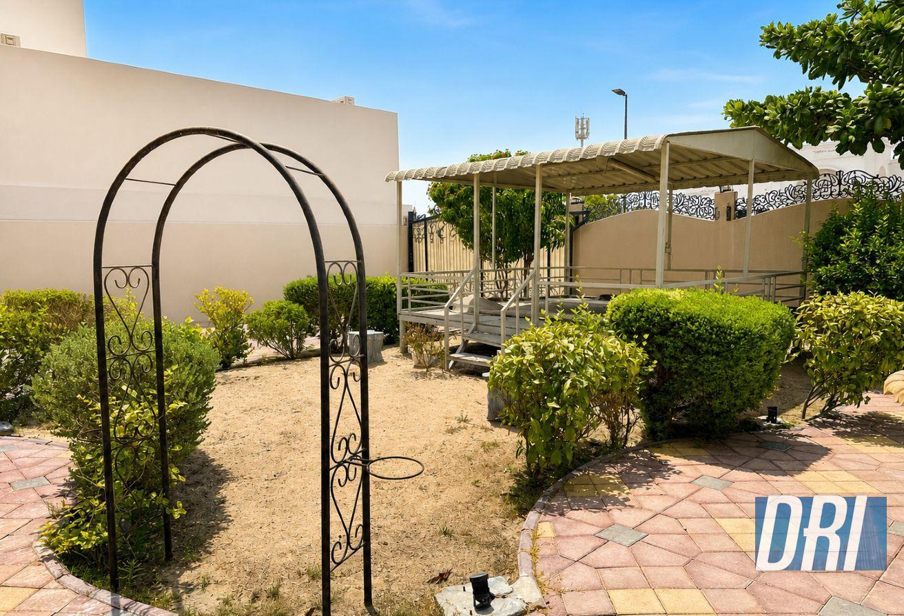 4BR + Guest House | Large Villa | Luxury Furnished photo 16