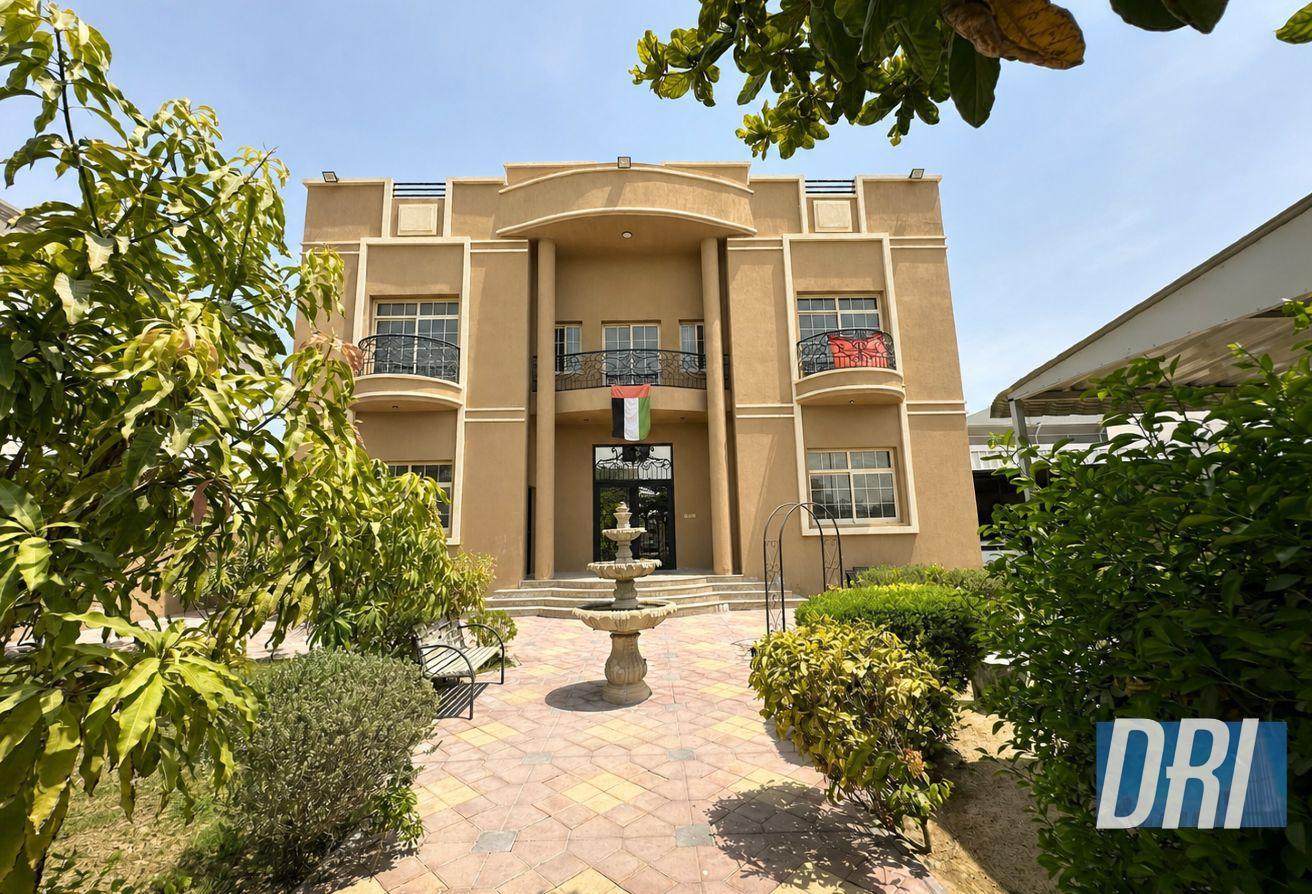4BR + Guest House | Large Villa | Luxury Furnished photo 14