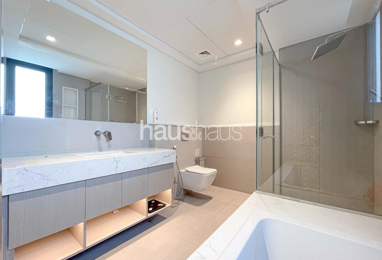 Unfurnished | Spacious | Vacant soon photo 11