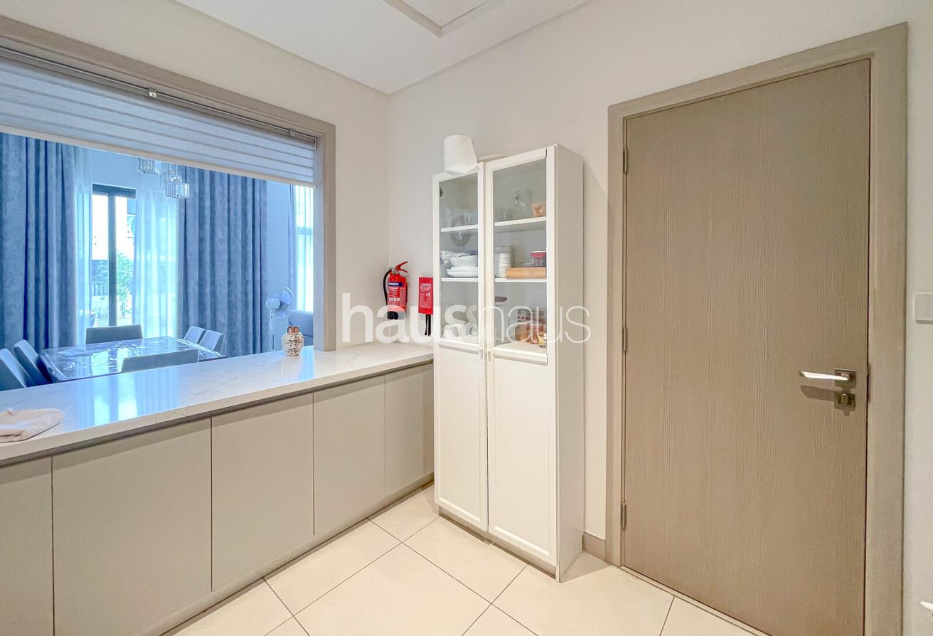 Unfurnished | Spacious | Vacant soon photo 5
