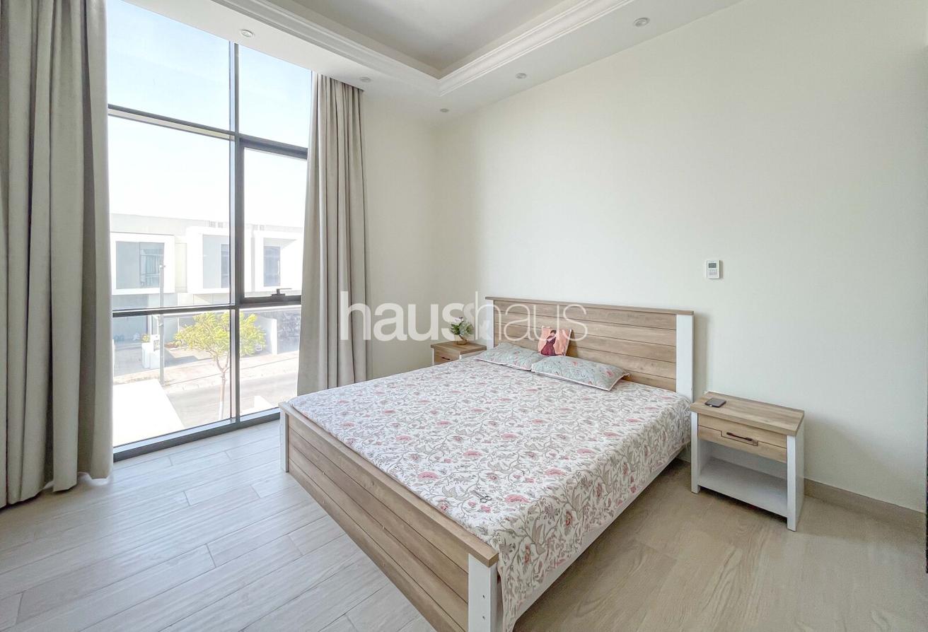 Unfurnished | Spacious | Vacant soon photo 8
