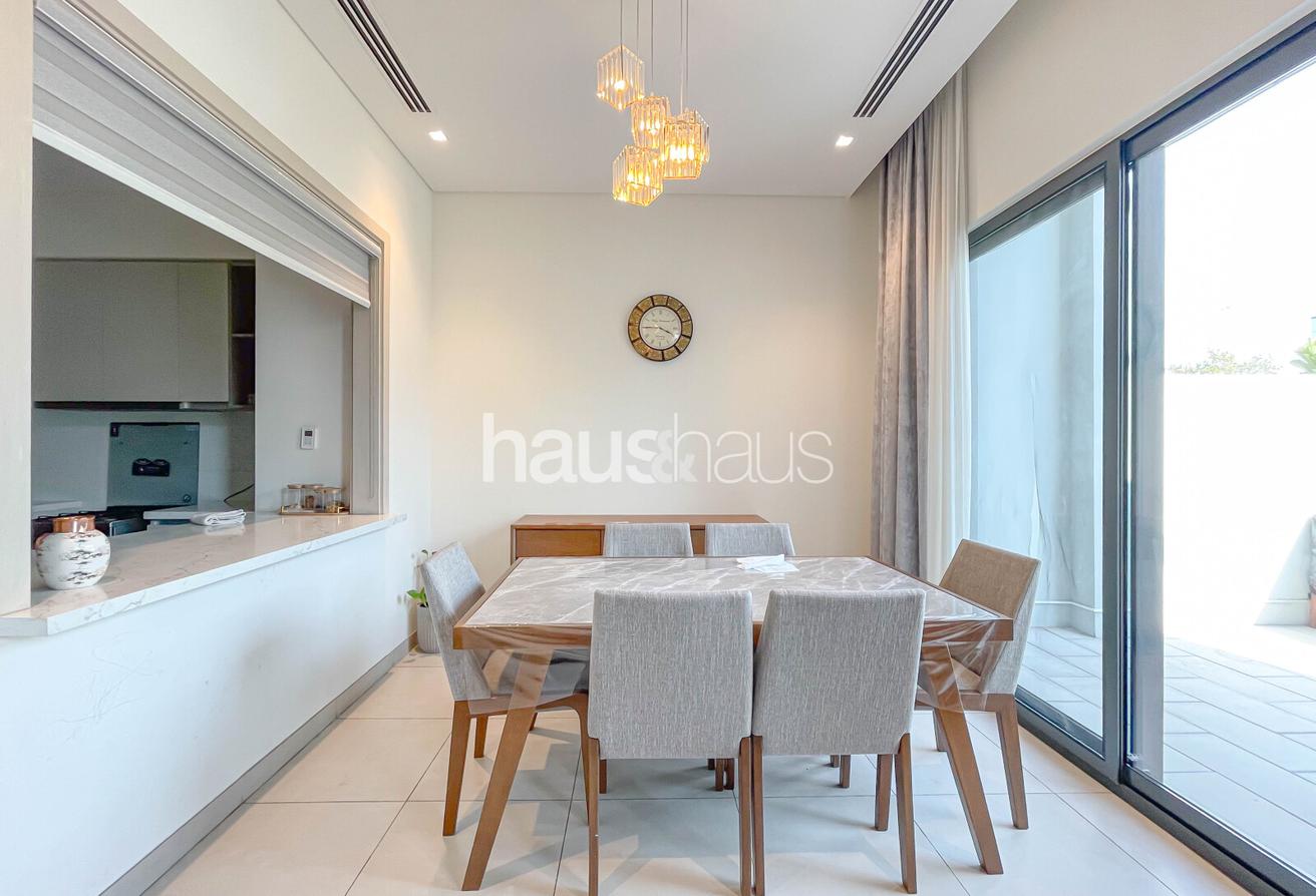 Unfurnished | Spacious | Vacant soon photo 3