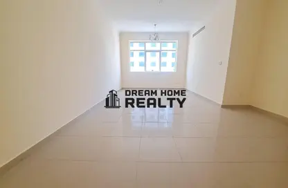 Apartment - 2 Bedrooms - 2 Bathrooms for rent in Al Khan 9 building - Al Khan - Sharjah