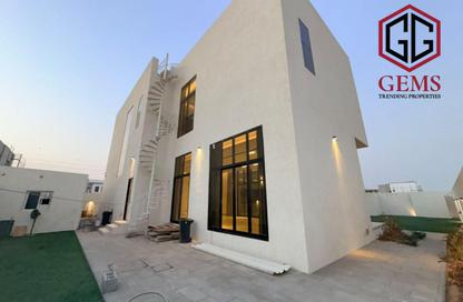 Villa - 5 - 6 for rent in Al Aweer 1 - Al Aweer - Dubai