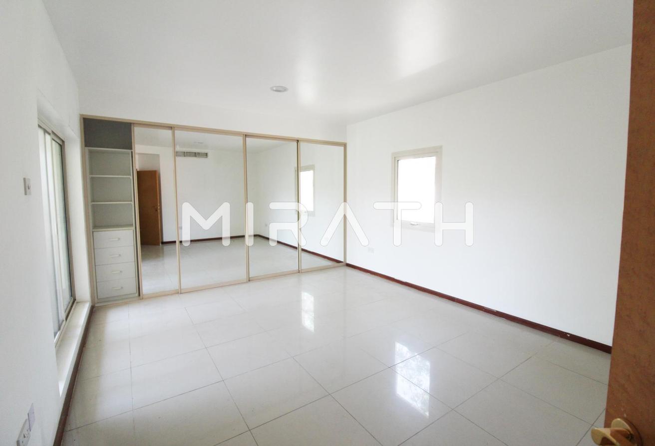 FULLY RENOVATED COMP VILLA | SHARED AMENTIES photo 10