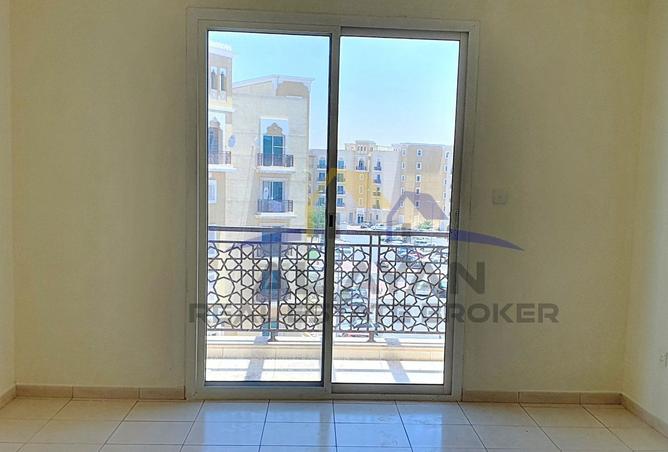 1-BHK WITH BALCONY FOR RENT IN EMIRATES CLUSTER photo 2