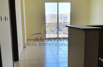 Apartment - 1 - 2 for rent in Building IC1-EMR-10 - Emirates Cluster - International City - Dubai