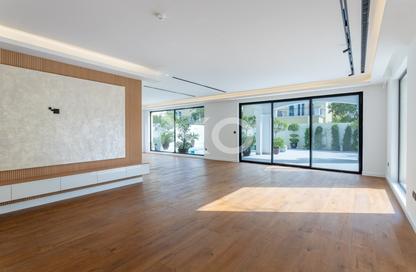 Villa - 3 Bedrooms - 4 Bathrooms for sale in District 8 - Jumeirah Park - Dubai