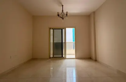 شقة - غرفة نوم - 2 حمامات للايجار في الفلاح - تجارية مويلح - الشارقة