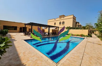 Villa - 4 Bedrooms - 3 Bathrooms for rent in Jumeirah 2 Villas - Jumeirah 2 - Jumeirah - Dubai