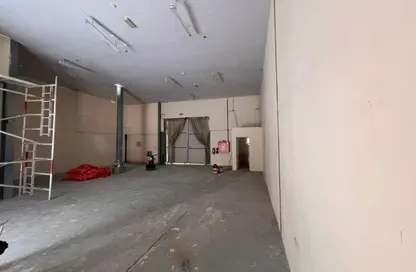 مستودع - استوديو - 1 حمام للايجار في المنطقة الصناعية رقم 12 - المنطقة الصناعية بالشارقة - الشارقة