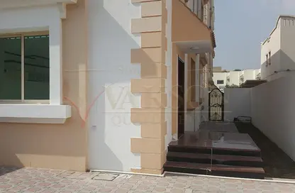Villa - 4 Bedrooms - 5 Bathrooms for rent in Mirdif Villas - Mirdif - Dubai