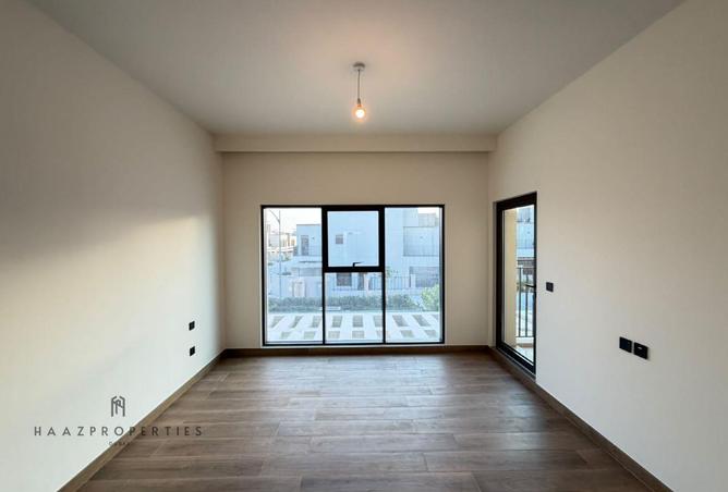 Brand New | Massive Layout | Community Living photo 3