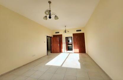 Apartment - 1 - 2 for sale in University View Block B - University View - Dubai Silicon Oasis - Dubai