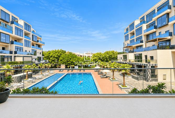 VACANT | POOL VIEW | WELL MAINTAINED