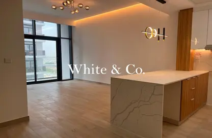 شقة - غرفة نوم - 2 حمامات للايجار في ذا ايست كريست - ديستريكت 17 - قرية جميرا الدائرية - دبي