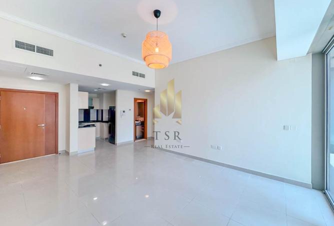 Near Tram | Spacious Unit| Well Maintained photo 3