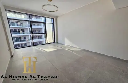 شقة - غرفة نوم - 2 حمامات للايجار في نيفا رزيدنسز - منطقة 16 - قرية جميرا الدائرية - دبي