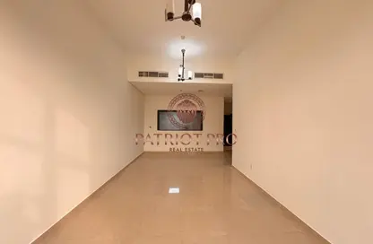 Apartment - 2 Bedrooms - 3 Bathrooms for rent in Royal JVC Building - District 10 - Jumeirah Village Circle - Dubai