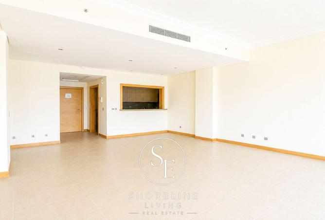 Unfurnished | High Floor | Available Soon photo 3