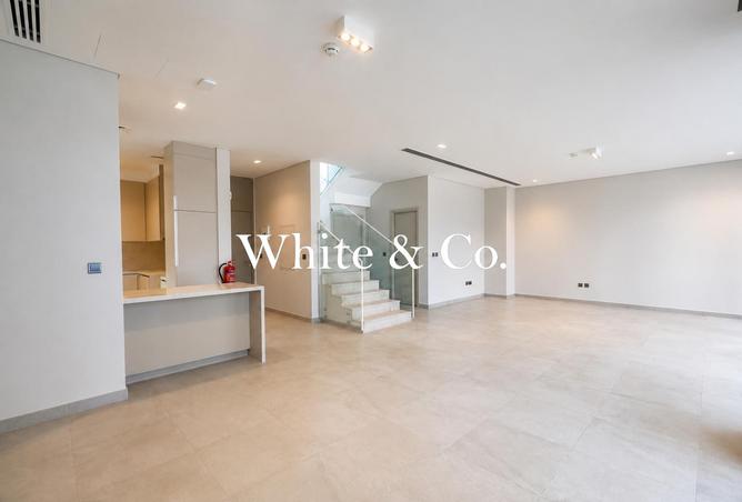 94012569 - Property Image 2