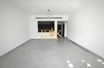 شقة - غرفة نوم - 2 حمامات للايجار في A بناية صالح بن لاحج بلوك - بناية صالح بن لاحج - قرية جميرا الدائرية - دبي